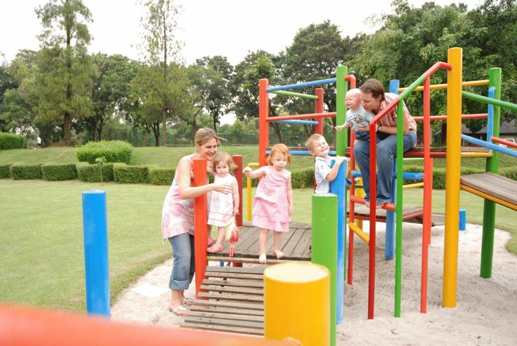 Country Woods Jakarta Cilandak (Jakarta) Exterior foto